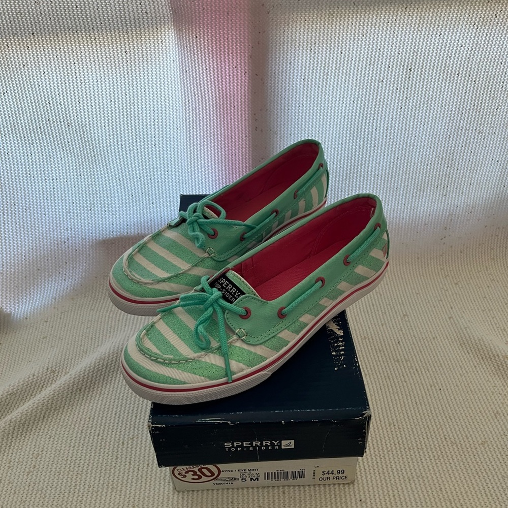 Brand new never worn Sperry boat shoes